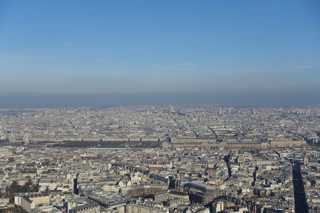 Vyhlídka na Louvre a Jardin des Tuileries z Tour Montparnasse